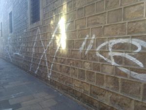 Limpieza de la fachada de la Biblioteca de Catalunya